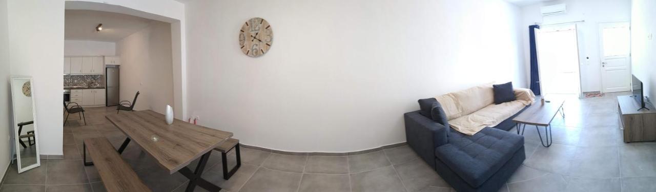 Papillon Villa Pera Gyalos Екстериор снимка